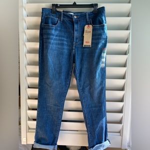 Levi’s 724 High Rise Straight fit